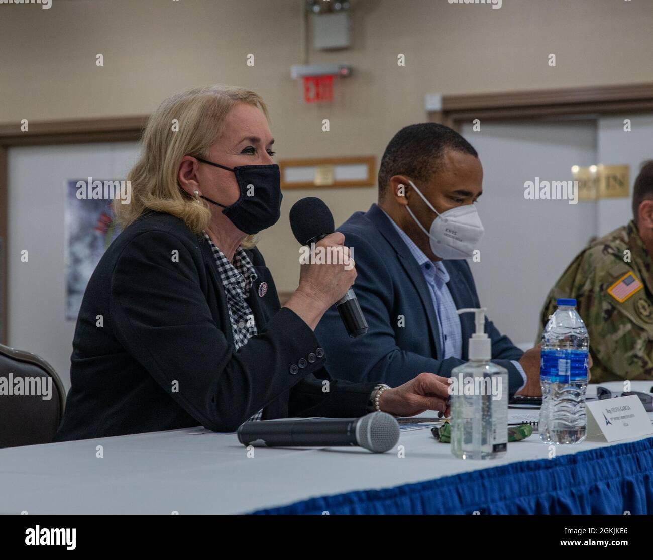 Sylvia Garcia, membre du Congrès, le représentant de la 29e circonscription du Texas, répond aux questions lors d'un panel à fort Hood, Texas, le 5 mai 2021. Au cours de cette visite de deux jours, les hauts dirigeants fourniront des mises à jour sur les progrès de fort Hood en ce qui concerne les conclusions du Comité d'examen indépendant de fort Hood, la modernisation de l'équipement et la rénovation des logements et des casernes. Banque D'Images