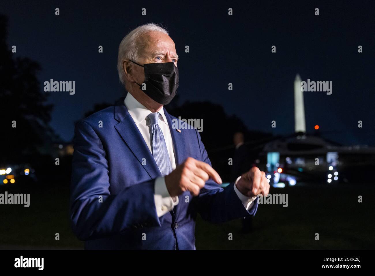 Washington, DC, Etats-Unis, 14 septembre 2021. LE président AMÉRICAIN Joe Biden parle brièvement aux médias de l'élection de rappel de Californie alors qu'il revient à la Maison Blanche après son premier swing sur la côte ouest en tant que président à Washington, DC, Etats-Unis, 14 septembre 2021. Banque D'Images