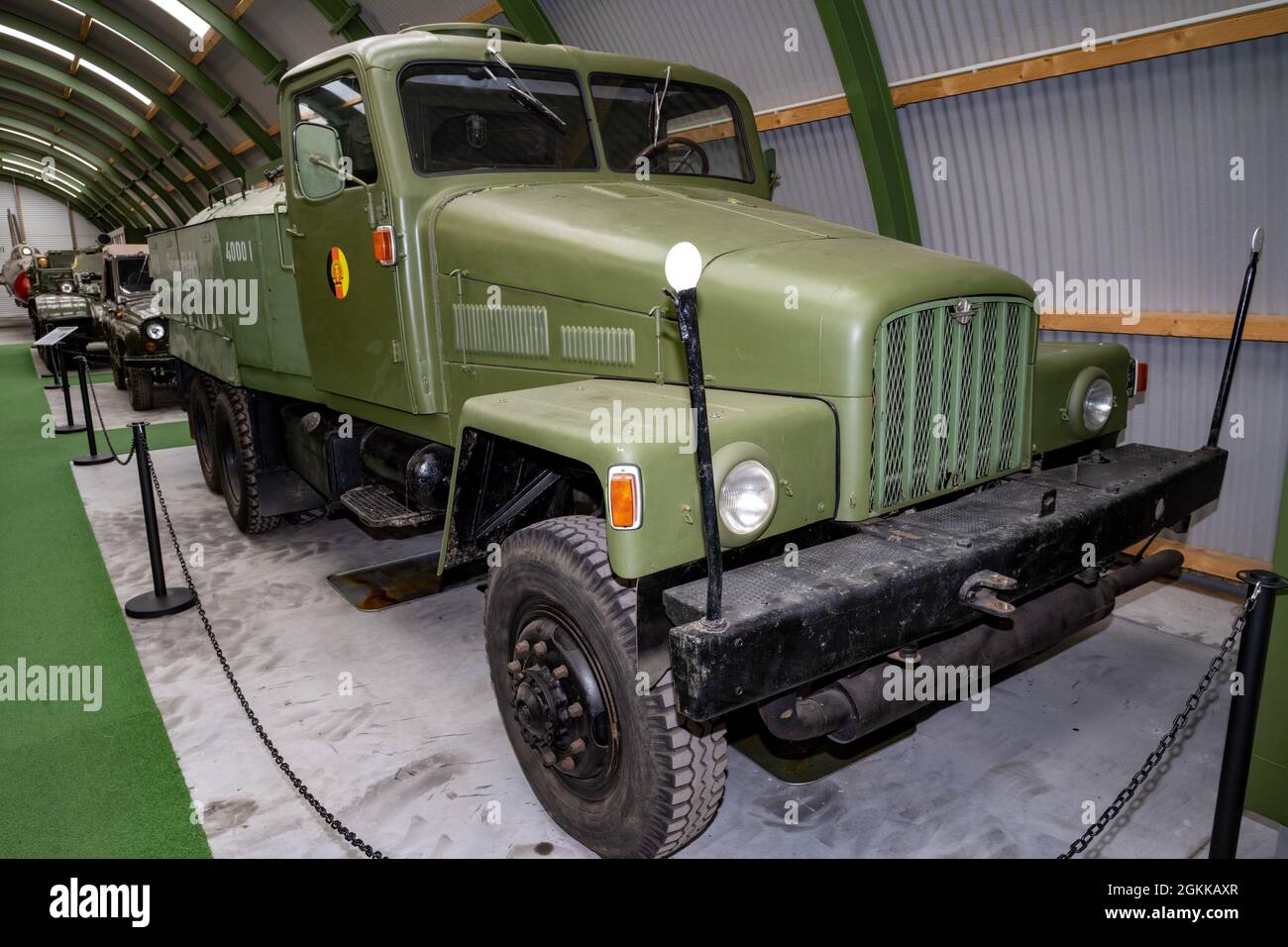 Plora, Allemagne. 14 septembre 2021. Un camion G5 de la VEB Kraftfahrzeugwerk 'Ernst Grube' Werdau se trouve dans le musée NVA Plora sur l'île de Rügen. Sur les anciens terrains de l'Armée populaire nationale du RDA à Plora, le musée montre, entre autres choses, des véhicules qui étaient autrefois stationnés ici, comme des véhicules blindés de transport de personnel ou des véhicules blindés de récupération. Mais aussi des hélicoptères sont montrés. Credit: Stefan Sauer/dpa/Alay Live News Banque D'Images