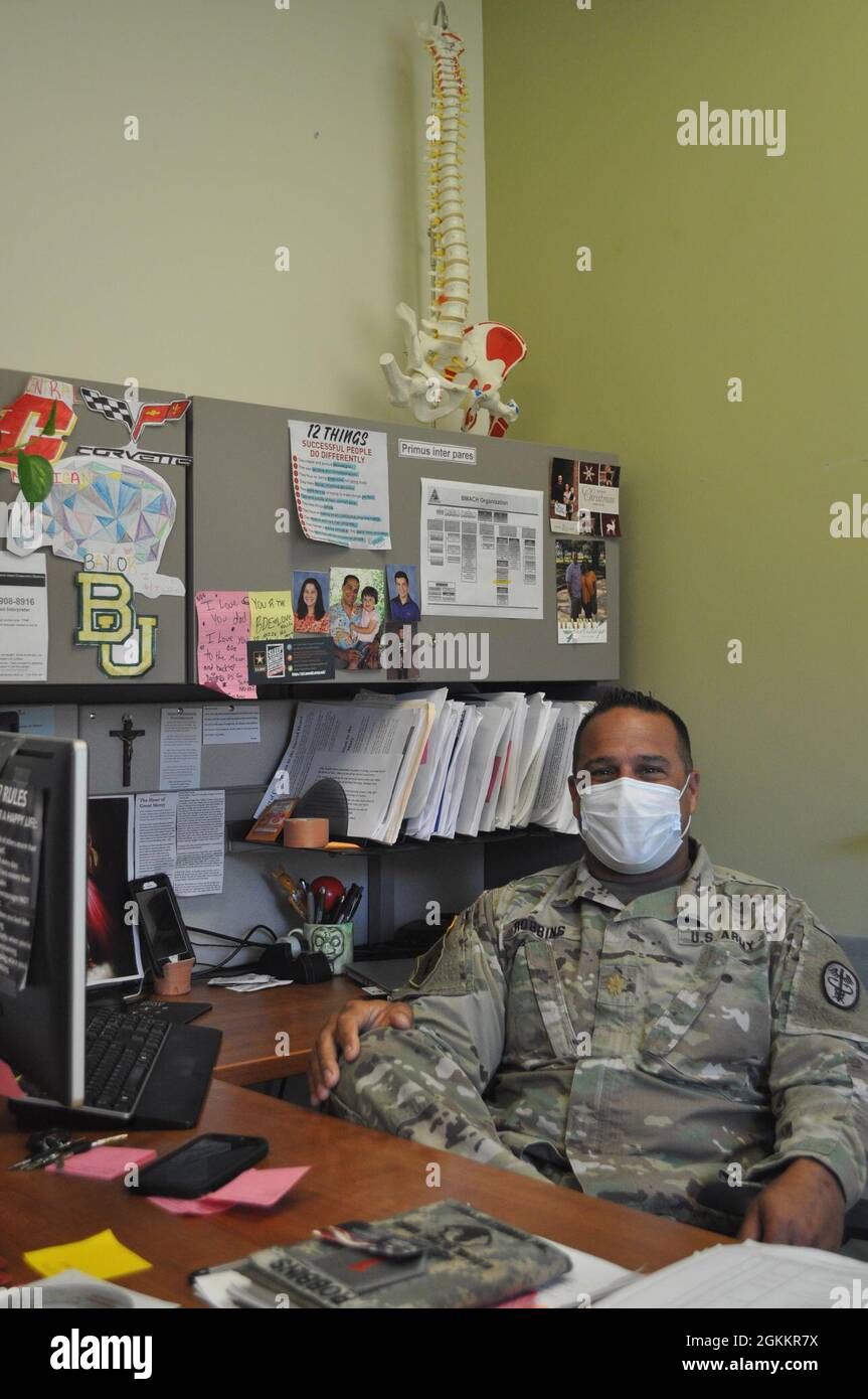 Martin Army Community Hospital Département des services de réadaptation Chef Maj. Travis Robbins photographié dans son bureau. Banque D'Images