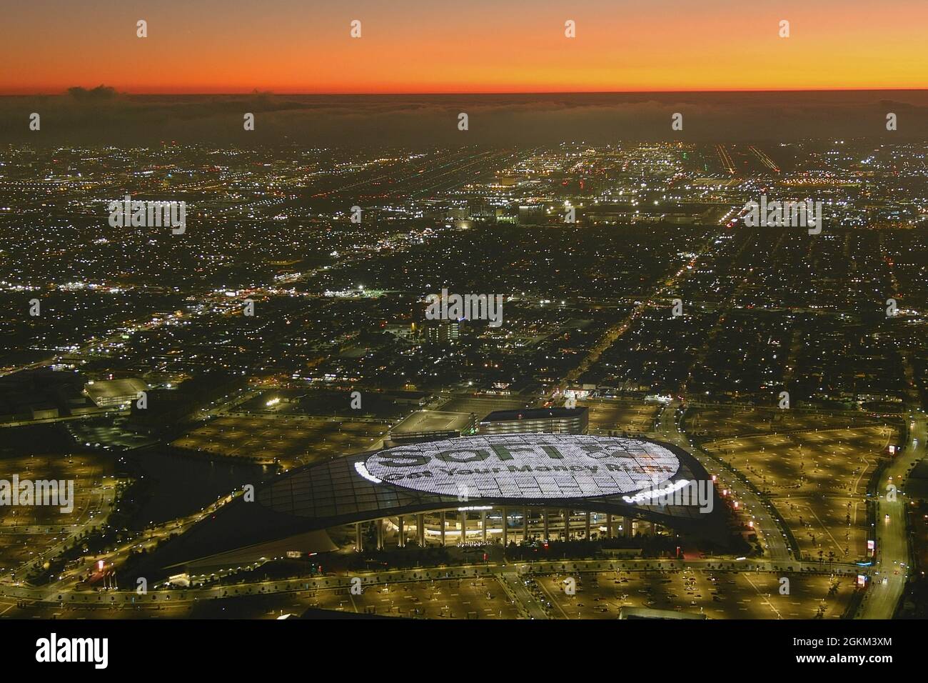 Une vue aérienne du SOFI Stadium, le mardi 14 septembre 2021, à Inglewood, En Californie, le stade accueille les Chargers de Los Angeles et les Los Angeles Banque D'Images