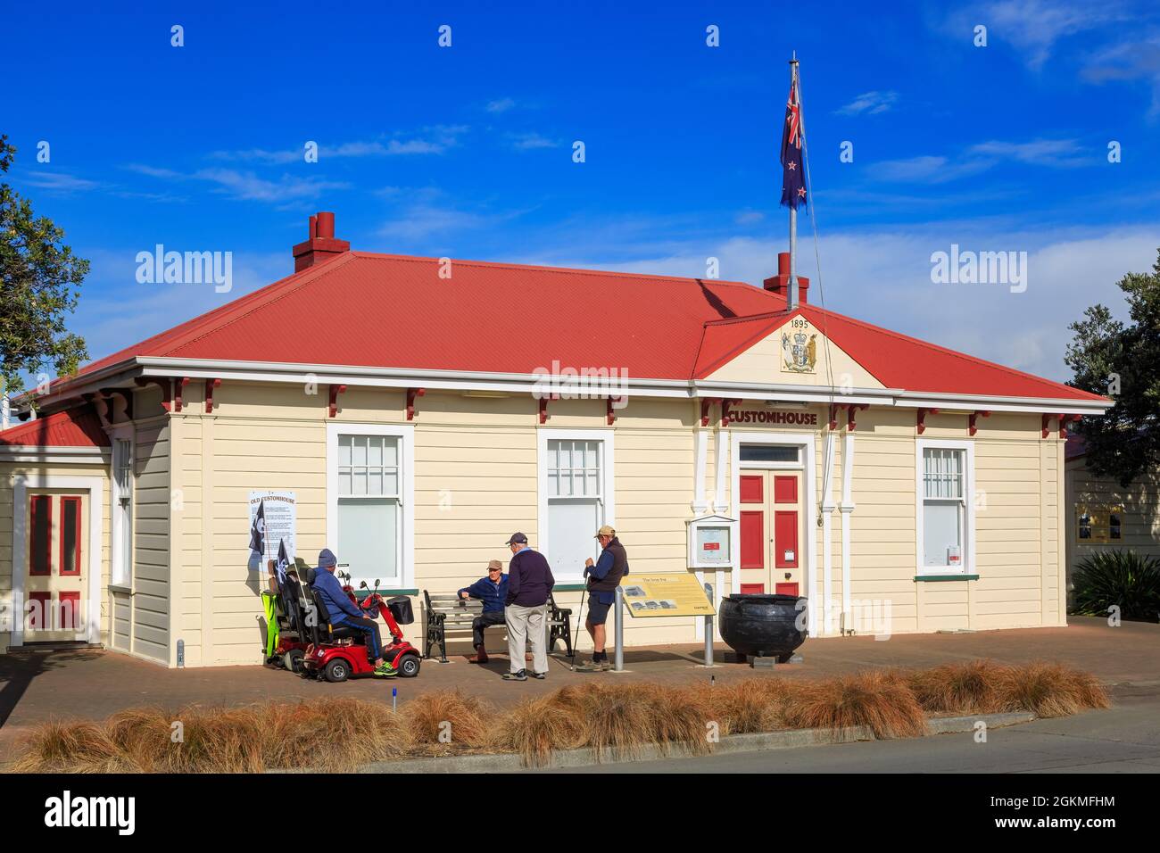 L'ancienne maison d'hôtes de Port Ahuriri, Napier, Nouvelle-Zélande, construite en 1895. À l'extérieur, il y a un « pot d'essai », un chou-fleur utilisé par les baleiniers pour faire bouillir le bécher Banque D'Images