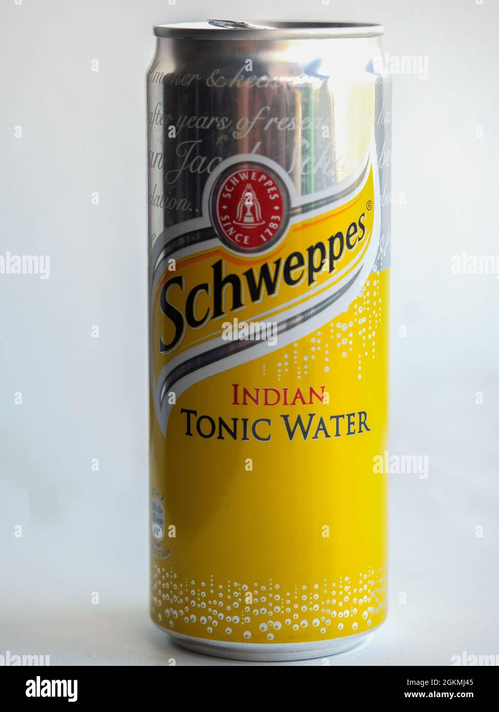 Dans cette photo illustration peut de Schweppes Indian Tonic Banque D'Images