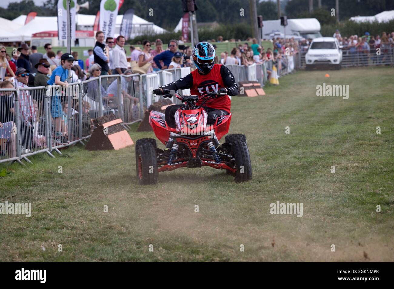 Paul Hannam Honda Stunt motos se exécutant dans la région principale à Moreton dans le salon agricole de Marsh 2021 Royaume-Uni Banque D'Images Paul Hannam Honda Stunt motos se exécutant dans la région principale à Moreton dans le salon agricole de Marsh 2021 Royaume-Uni Banque D'Images
