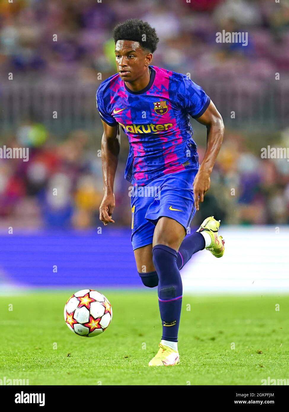 Alejandro Balde du FC Barcelone lors du match de l'UEFA Champions League entre le FC Barcelone et le Bayern Munich a joué au Camp Nou Stadium le 14 septembre 2021 à Barcelone, Espagne. (Photo de PRESSINPHOTO) Banque D'Images
