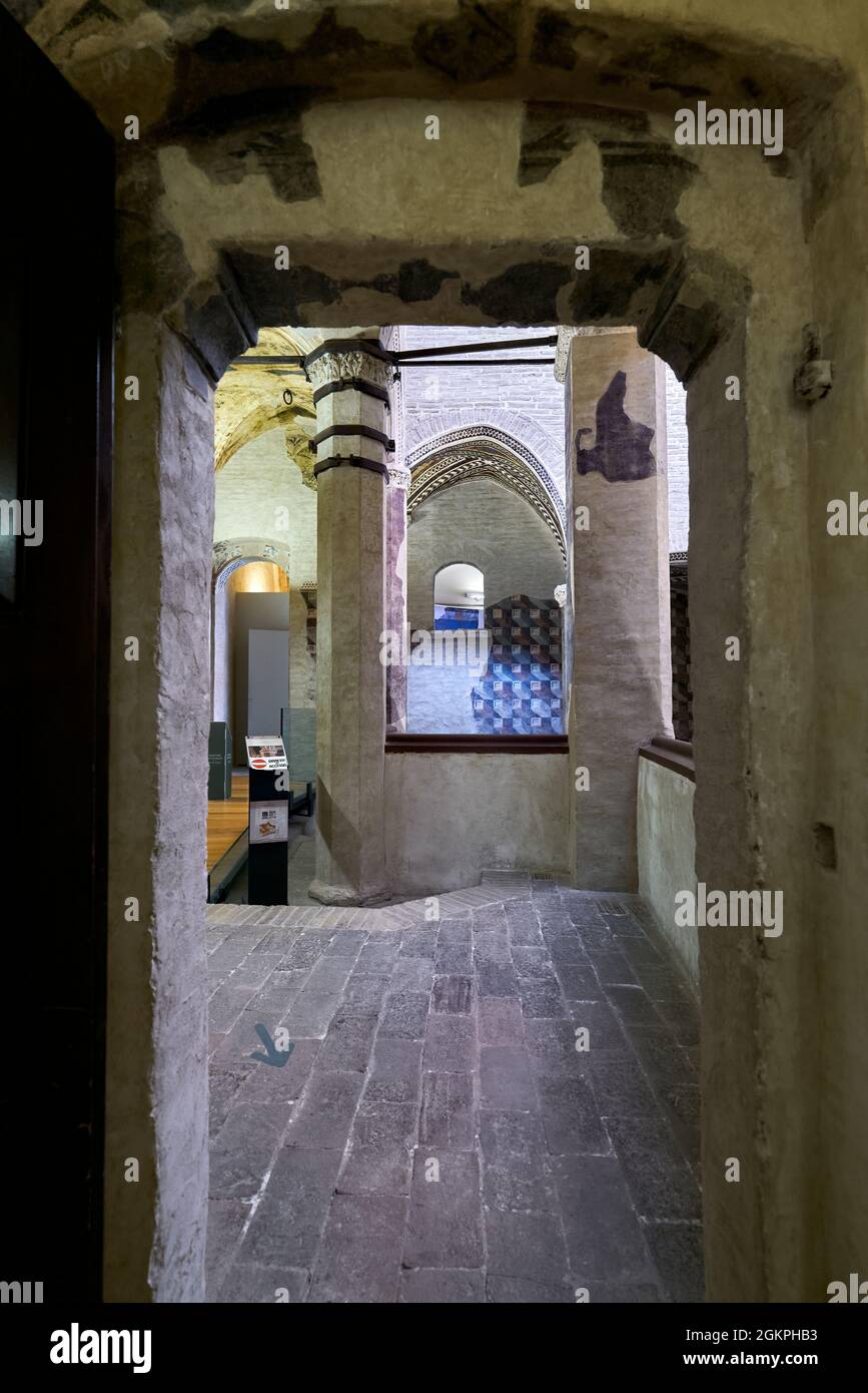 Foligno Ombrie Italie. Fresques du Palais Trinci (Palazzo Trinci), résidence patricienne et musée. Banque D'Images