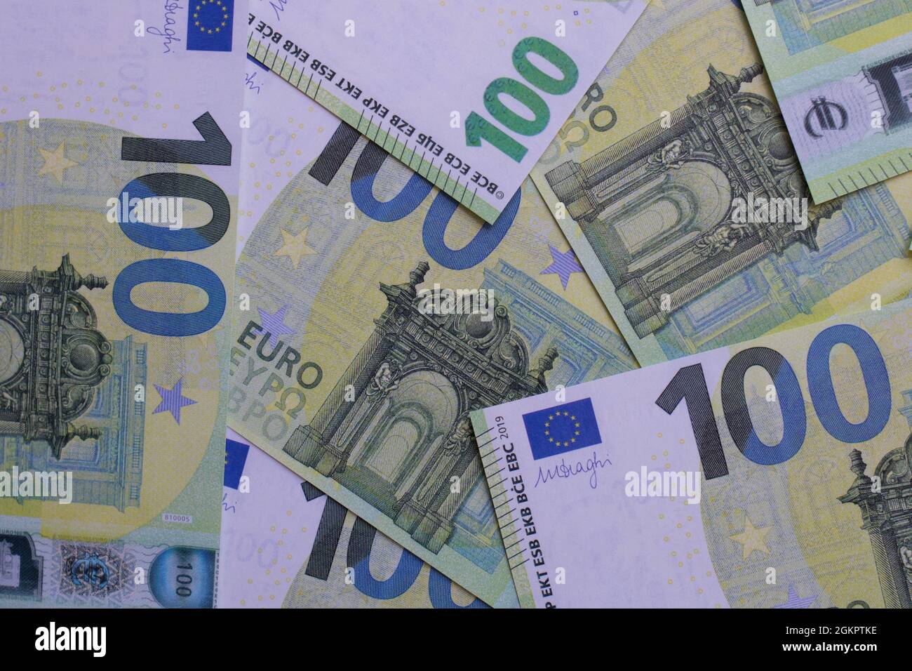 Des billets de 100 euros Banque de photographies et d’images à haute ...