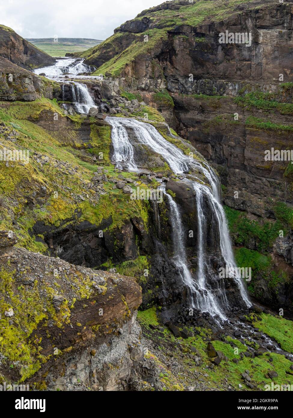 Vue sur la rivière Botnsv et la chute d'eau de Glymur, à 198 mètres de la plus haute cascade d'Islande, l'Islande, régions polaires Banque D'Images