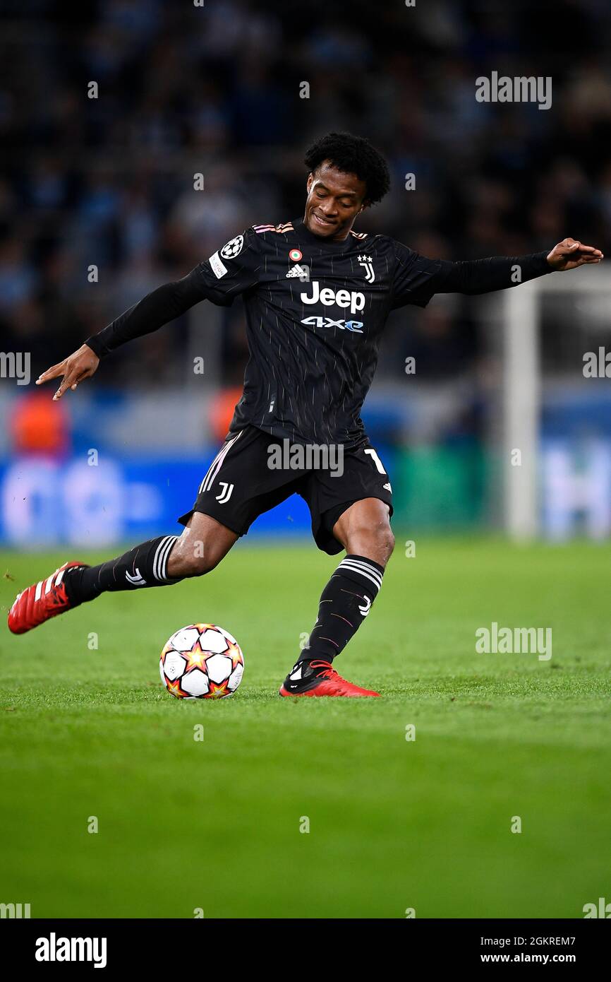 Malmö, Suède. 14 septembre 2021. Juan Cuadrado du Juventus FC en action lors du match de football de la Ligue des champions de l'UEFA entre Malmo FF et Juventus FC. Credit: Nicolò Campo/Alay Live News Banque D'Images