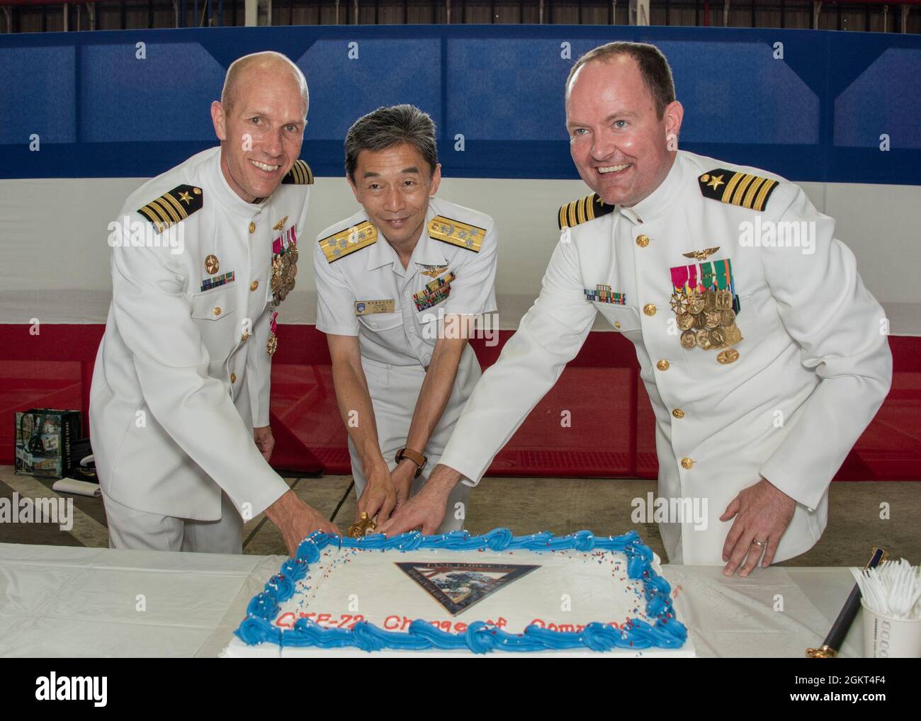 Capt. Matt Rutherford 210625-N-DM318-1339 INSTALLATION AÉRIENNE NAVALE ATSUGI (Japon) (le 25 ...