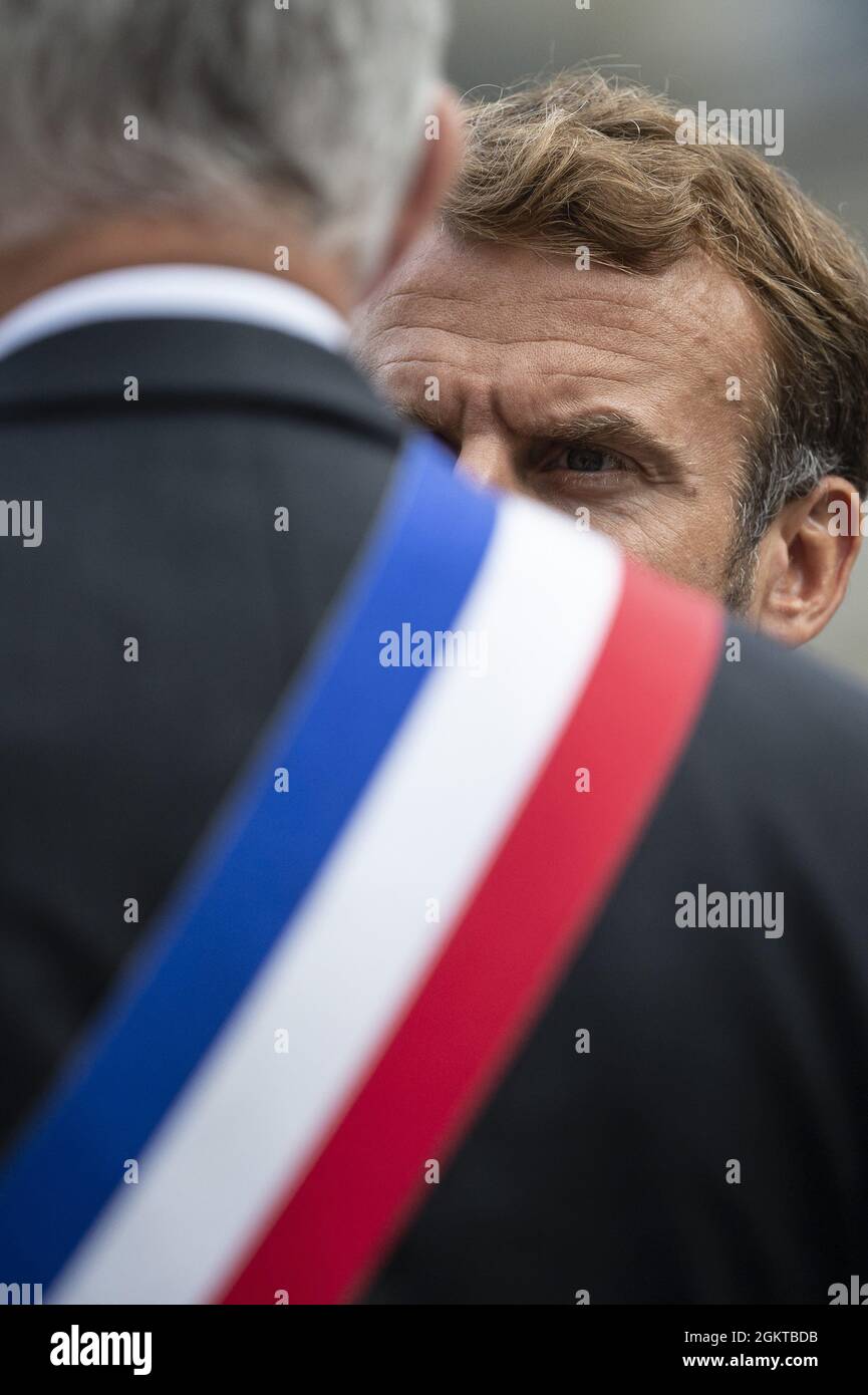 French mayors scarf Banque de photographies et d'images à haute résolution  - Alamy