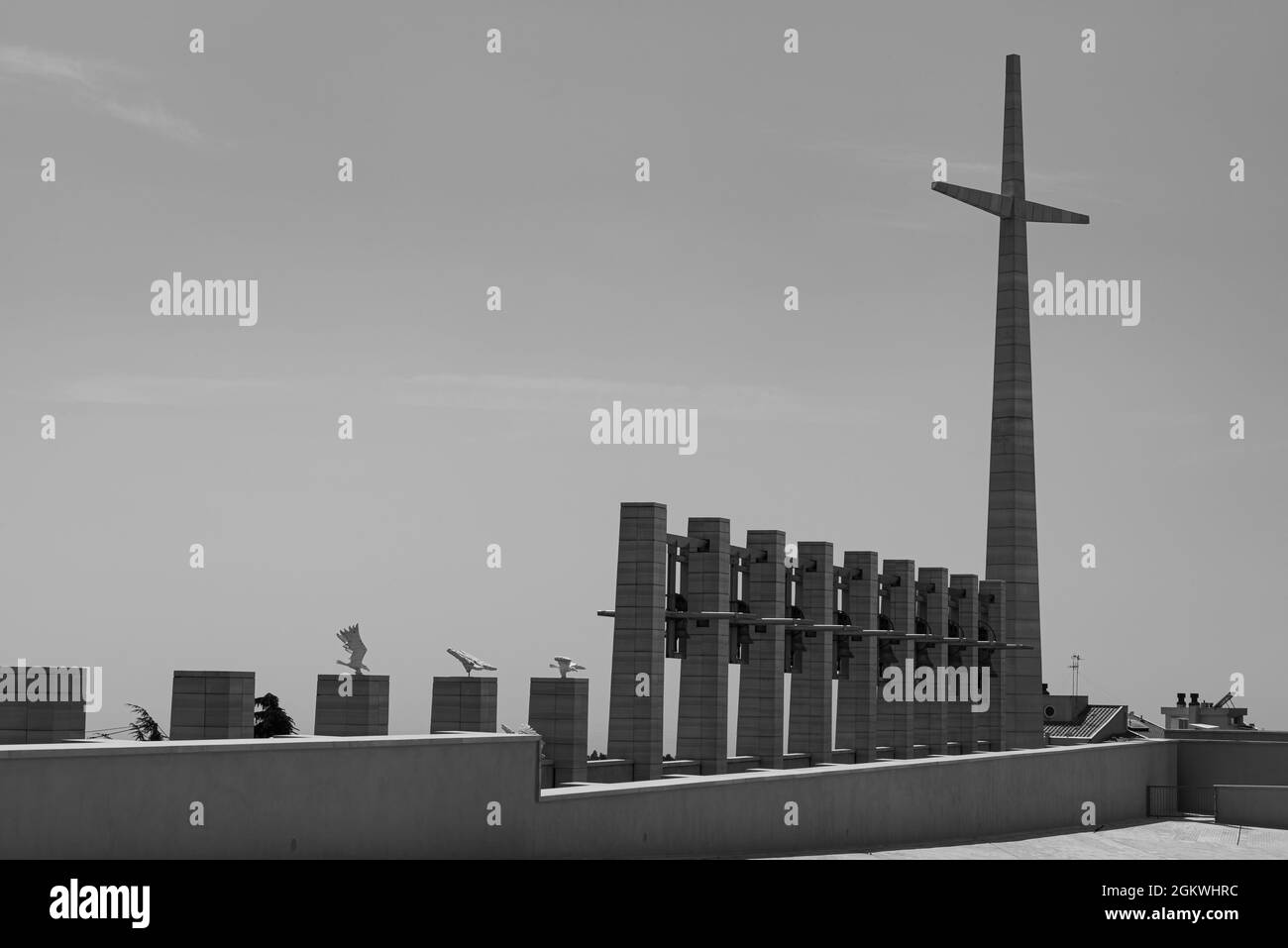 L'église a commencé le 2 juillet 1956 et a été consacrée le 1er juillet 1959. Sur l'étage ci-dessous, il y a la crypte où le corps de Saint Pio de Pietrelc Banque D'Images