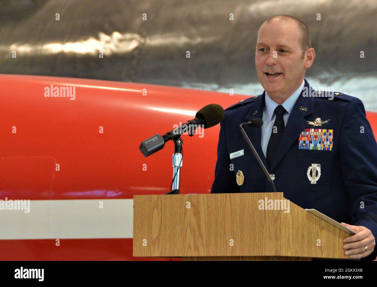 La première Force aérienne, la composante aérienne désignée du Commandement spatial des États-Unis, a assumé le commandement du détachement 3, Delta de lancement spatial 45 (anciennement la 45e Escadre spatiale), lors d'une cérémonie de renouvellement du titre le 15 juillet à la station de la Force spatiale du Cap Canaveral, en Floride, Des membres de l'équipe de direction de la première Force aérienne et des invités spéciaux de la DET 3 y ont assisté. En plus de la désignation de la dét 3 à la première Force aérienne du Commandement du combat aérien, il y a eu également une cérémonie de passation de commandement de la dét 3, au cours de laquelle le lieutenant-colonel Richard Bolton a pris le commandement du lieutenant-colonel Michael Thompson, qui a commandé la dét 3 au cours des trois dernières années. Bang. Général William Banque D'Images