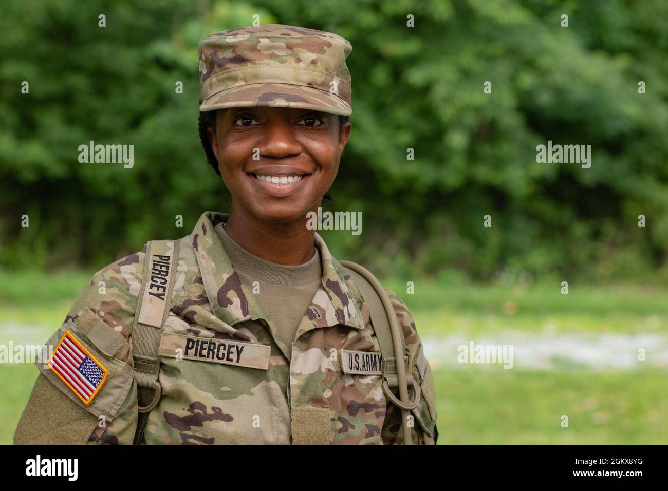 Cadet Raquel Piercey, Université du Texas à El Paso, pendant la partie compétences des guerriers de l'entraînement d'été des cadets à fort KNOX, Ky., le 16 juillet 2021. Banque D'Images