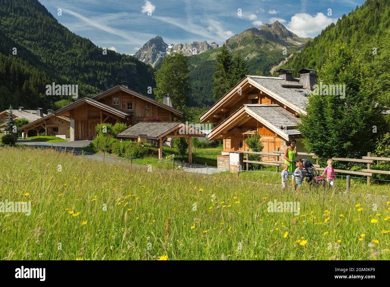 FRANCE HAUTE-SAVOIE (74) LES CONTAMINES-MONTJOIE, HAMEAU DE CUGNON, LE PIC DE ROSELETTE ET PENNAZ VERSION MODÈLE NON DISPONIBLE Banque D'Images