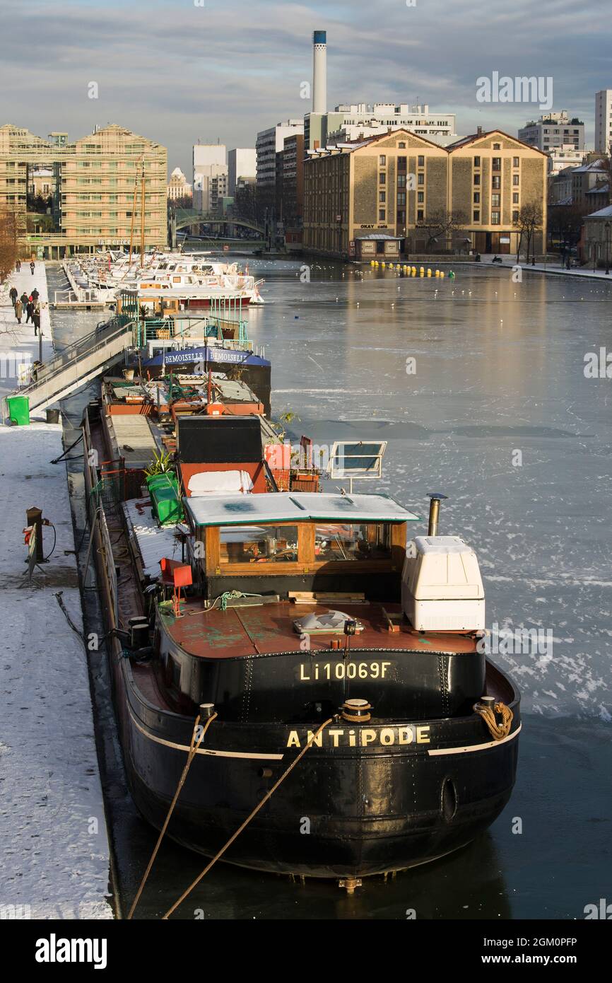 FRANCE PARIS (75) 19E ARRONDISSEMENT, PÉNICHE SUR L'ÉTANG DE LA VILLETTE Banque D'Images