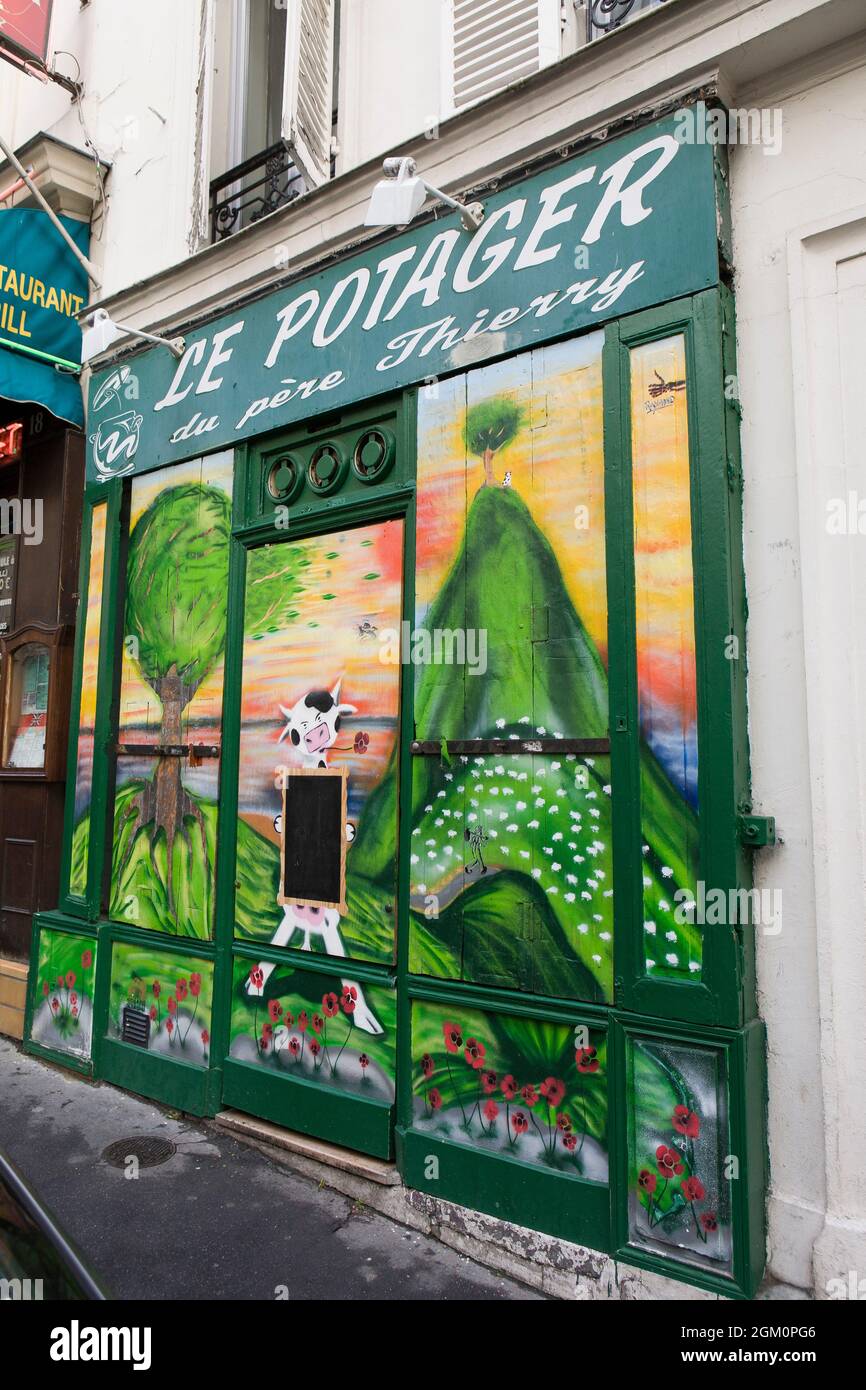 FRANCE PARIS (75) 18ÈME ARRONDISSEMENT, PORTES DE LA BOUTIQUE DE PEINTURES À MONTMARTRE Banque D'Images