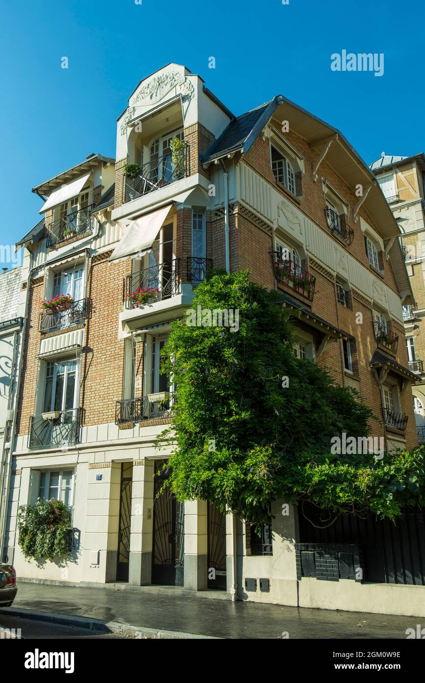 FRANCE HAUT-DE-SEINE (92100) BOULOGNE-BILLANCOURT, BÂTIMENT (1929) ARCHITECTE : JEAN-LEON COURREGE (1885-1948) SITUÉ AU 15 RUE GUTENBERG Banque D'Images