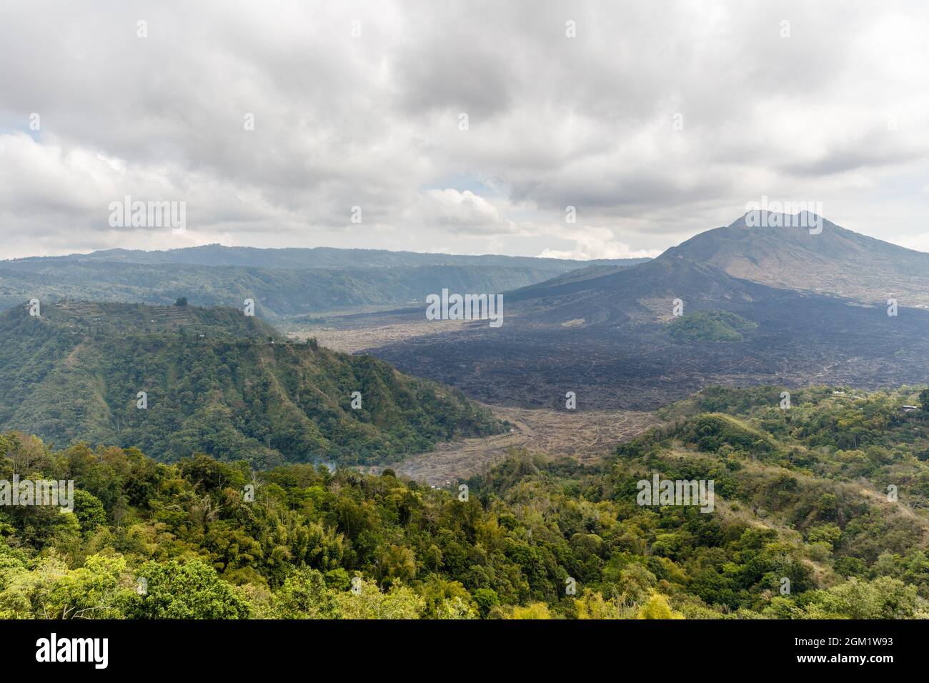 Vue sur le volcan Batur (Gunung Batur). Kintamani, Bangli, Bali, Indonésie. Banque D'Images