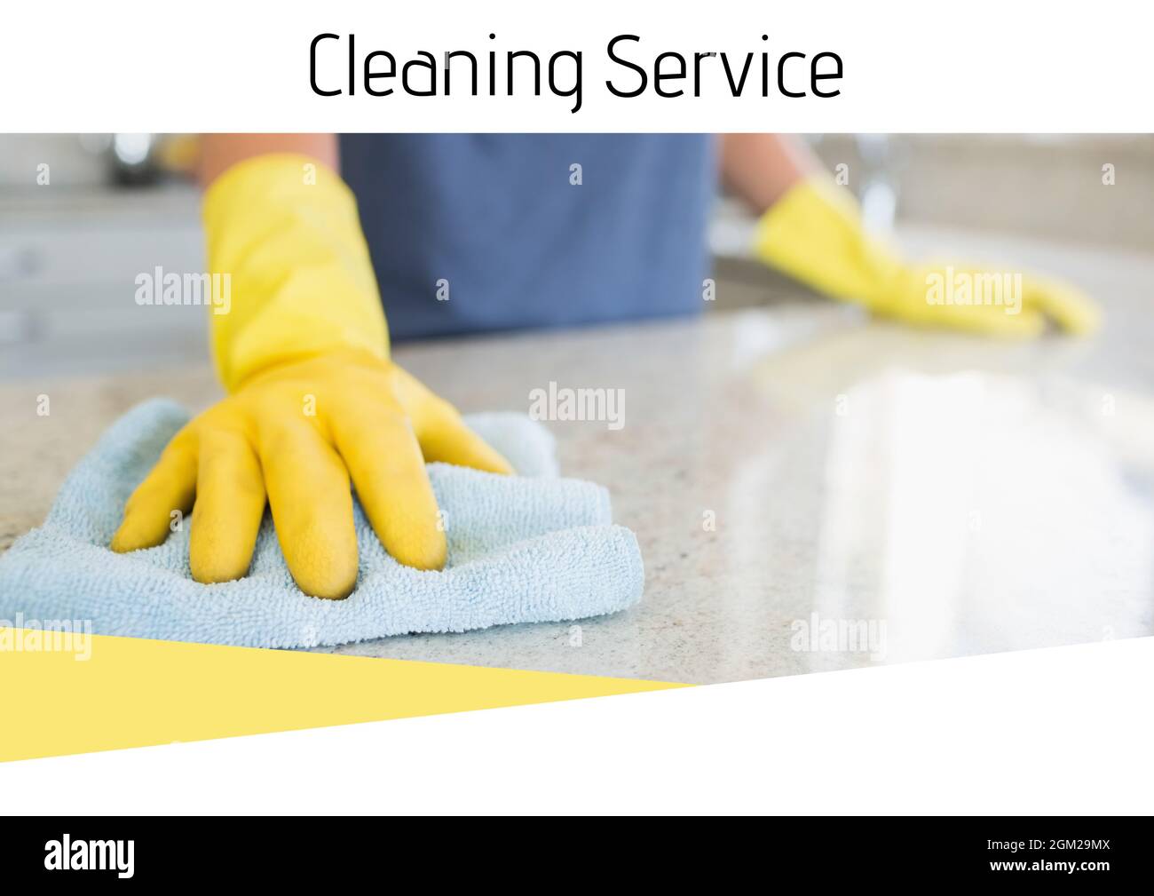 Nettoyage du texte de service nettoyage à la main avec un chiffon sur fond blanc Banque D'Images