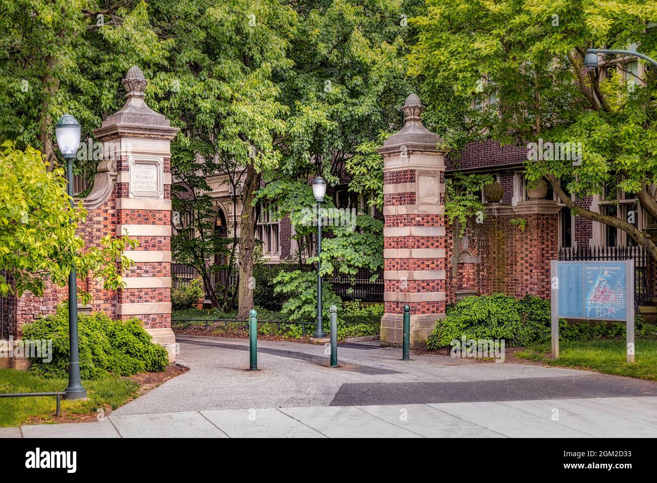 Entrée quadrangle U-Penn University of Pennsylvania - vue sur l'entrée de l'université historique de Pennsylvanie à West Philadelphia, PA. Voir Banque D'Images