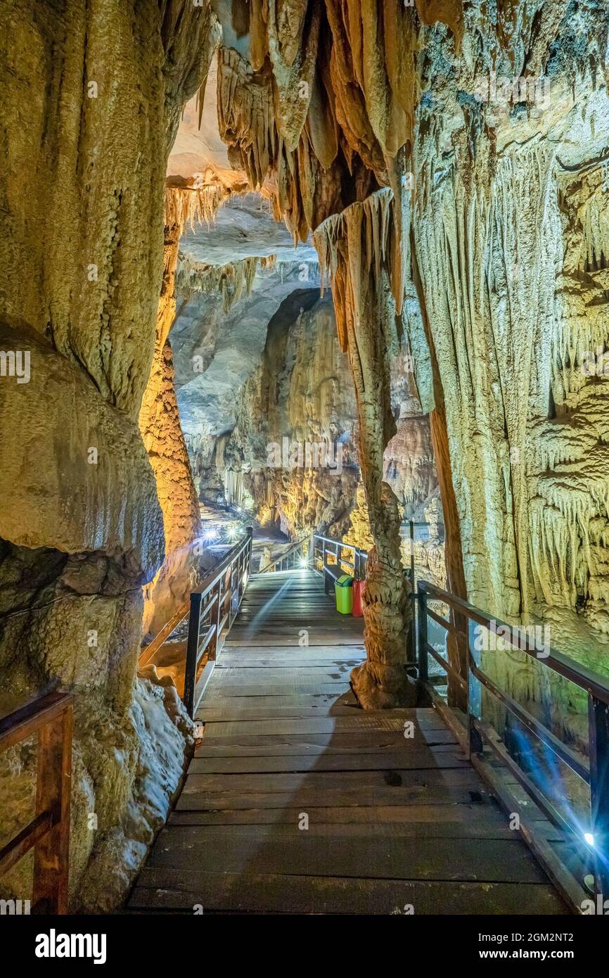 Grotte Thien Duong, Phong Nha, Quang Bình, Vietnam.La célèbre grotte Banque D'Images