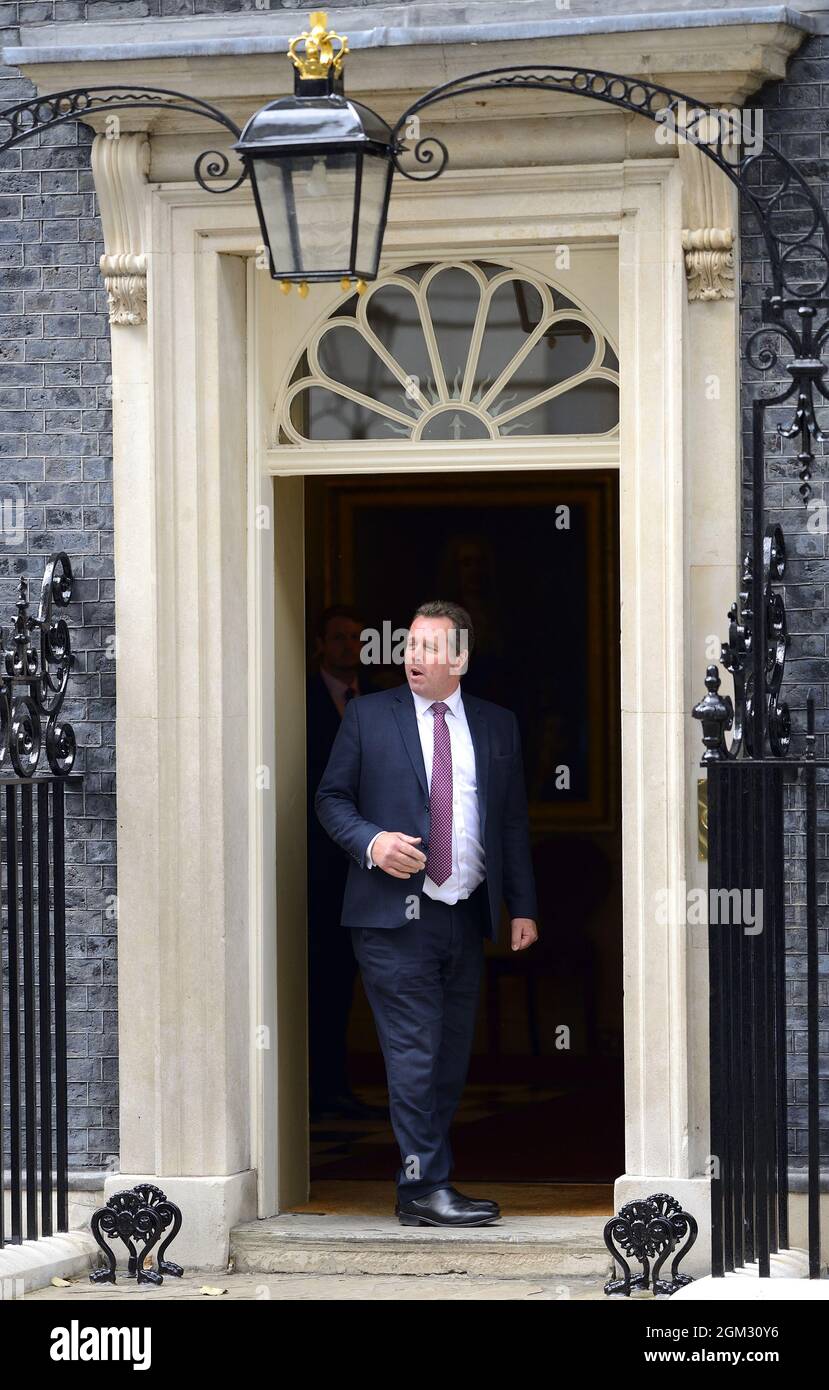 Mark Spencer député - Secrétaire parlementaire du Trésor (whip en chef) à la porte du 10 Downing Street lors d'un remaniement ministériel, le 15 septembre 2021, in Banque D'Images