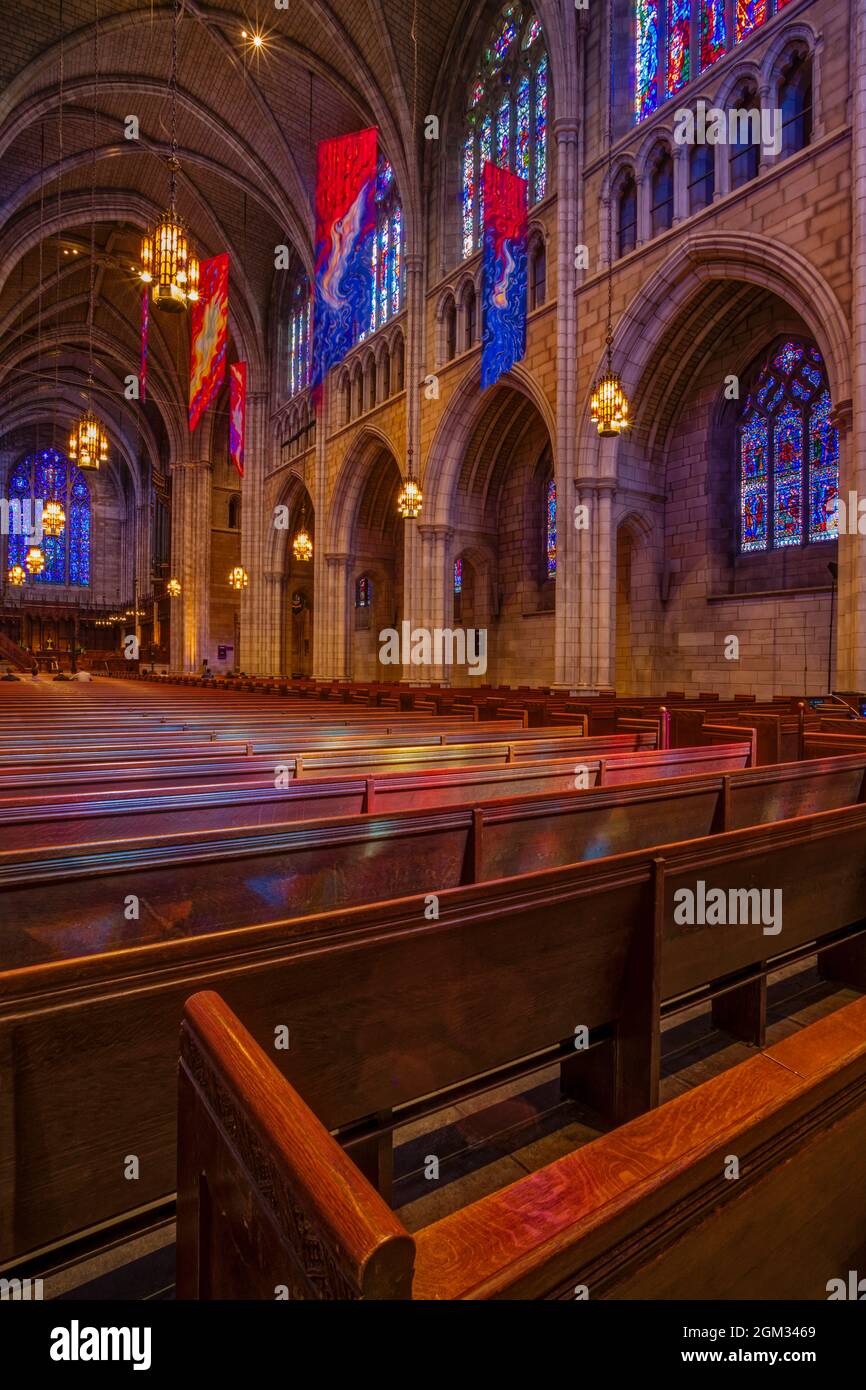 La chapelle de l'université de Princeton - vue intérieure arrière de la chapelle de style gothique collégial nef. Le type architectural de la cathédrale cha Banque D'Images