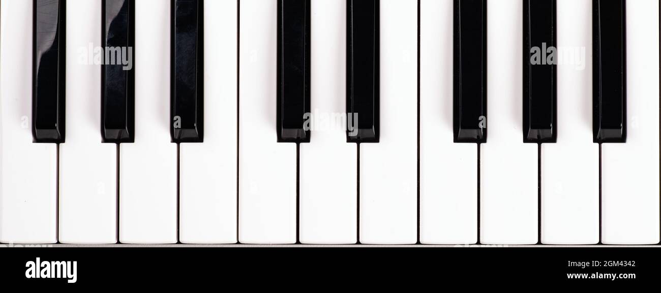 touches de piano noir et blanc, touches de synthétiseur de musique, vue de  dessus Photo Stock - Alamy
