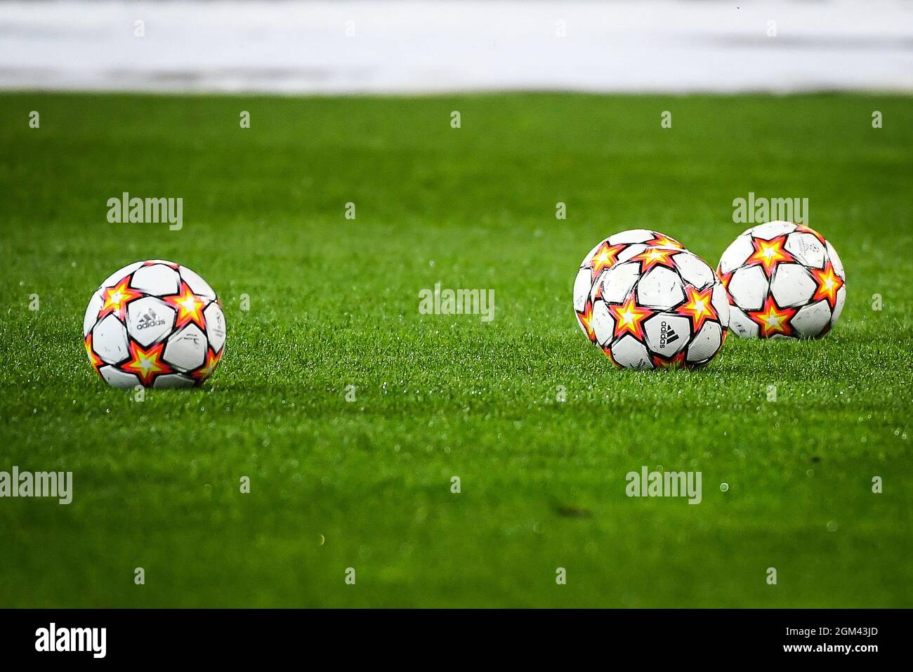 Illustration de la balle de match adidas lors de la Ligue des champions de l'UEFA, de la scène du Groupe, du match de football du Groupe G entre Lille OSC (LOSC) et Verein fur Leibesubungen Wolfsburg le 14 septembre 2021 au stade Pierre Mauroy à Villeneuve-d'Ascq, France - photo: Matthieu Mirville/DPPI/LiveMedia Banque D'Images