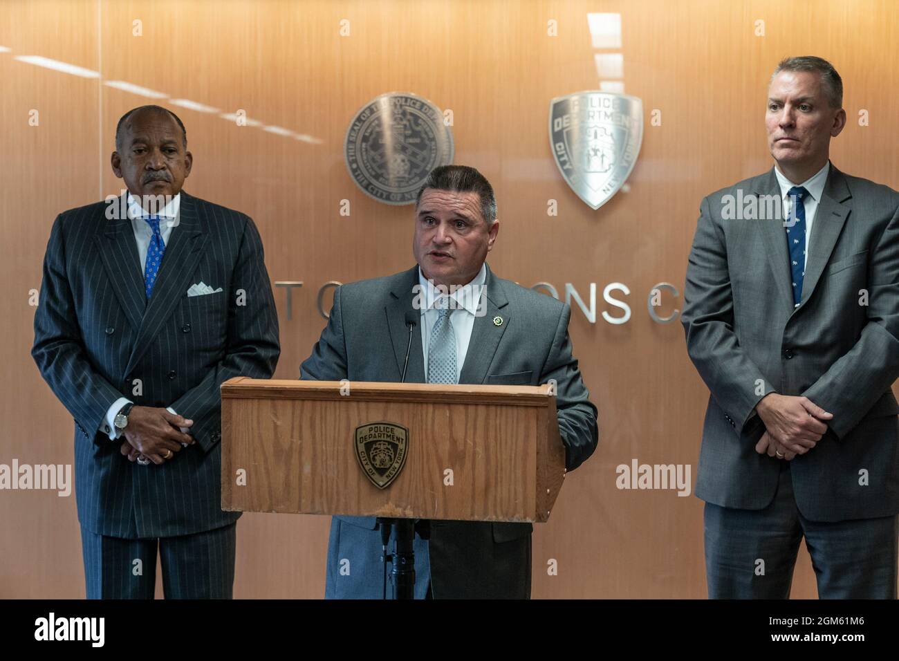 New York, États-Unis. 16 septembre 2021. Le chef des détectives de la NYPD, James Essig, prend la parole lors d'un exposé sur le meurtre d'une femme enceinte à One police Plaza à New York le 16 septembre 2021. Le NYPD a informé les médias que l'on avait appréhendé le meurtre d'une femme enceinte de 8 mois à Harlem. Le commissaire de police Dermot Shea et le premier sous-commissaire Benjamin Tucker se sont joints à James Essig. (Photo de Lev Radin/Sipa USA) crédit: SIPA USA/Alay Live News Banque D'Images