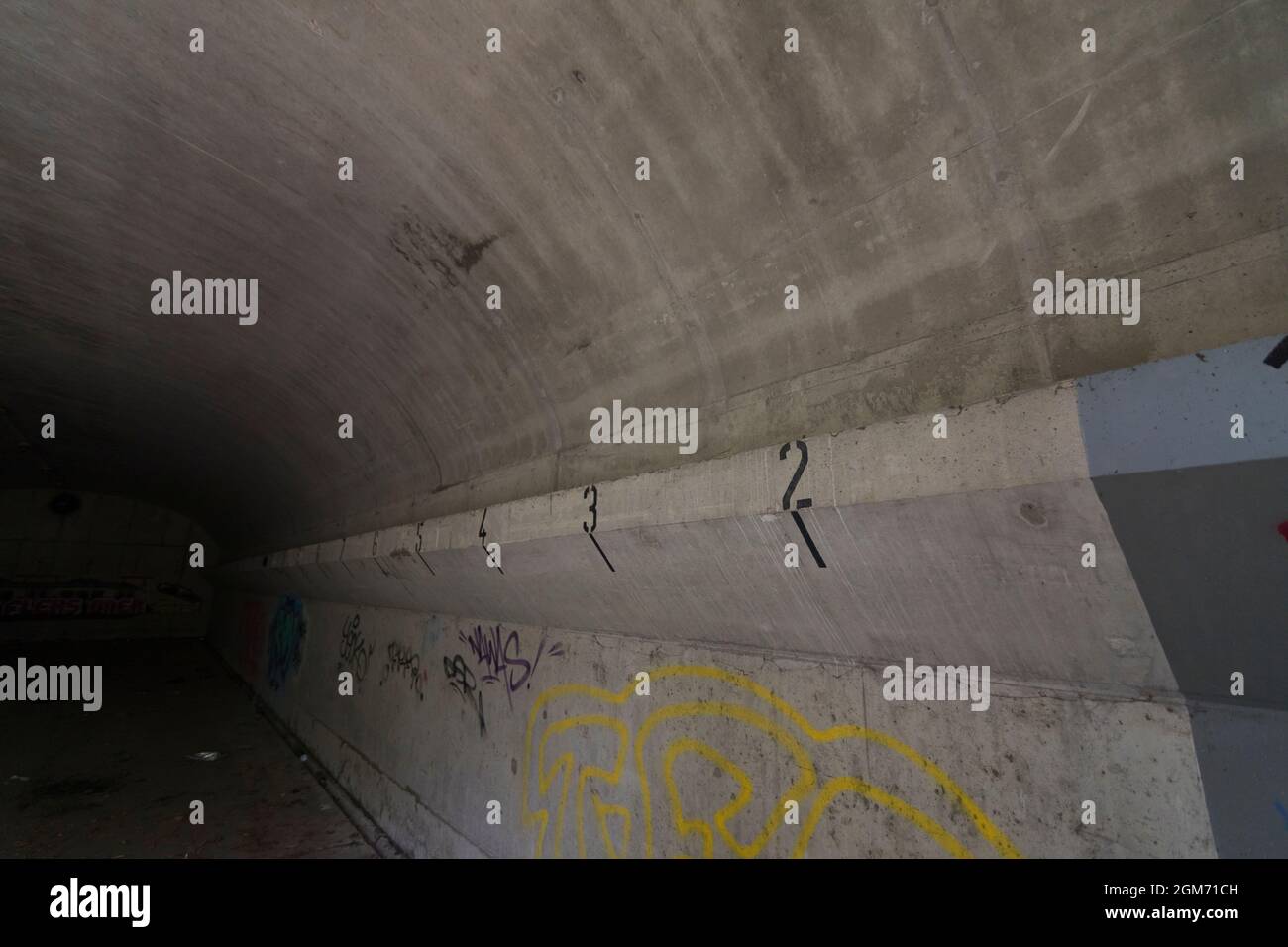 Intérieur des bunkers de munitions allemandes abandonnés utilisés pendant la guerre froide en Belgique Banque D'Images