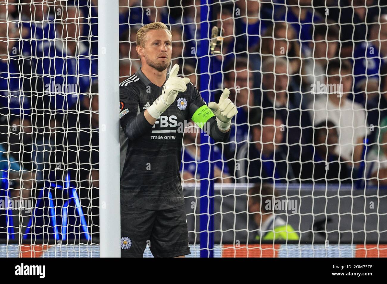 Kasper Schmeichel #1 de Leicester City s'aligne sur son mur pour un coup de pied libre Banque D'Images