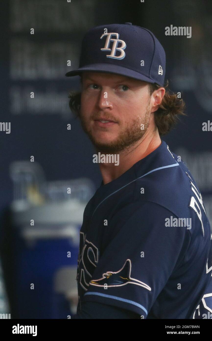 Saint-Pétersbourg, Floride. États-Unis; Tampa Bay raies droit de terrain Brett Phillips (35) dans le dugout lors d'un match de base-ball de ligue majeure contre le Detroit Tiger Banque D'Images