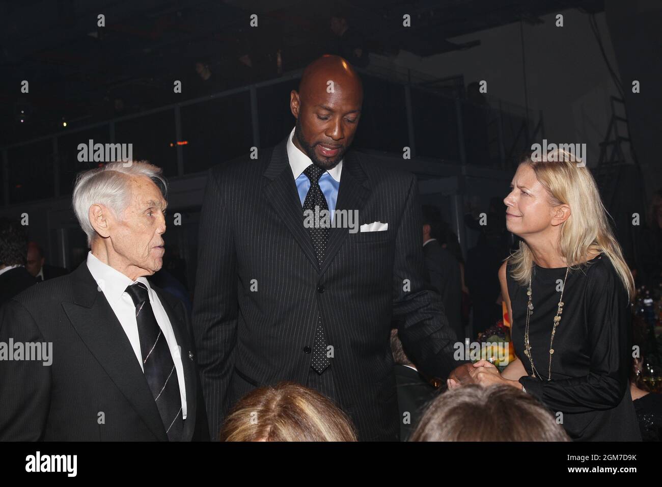 New York, NY, États-Unis. 13 avril 2011. Tibor Hallo, ancien joueur de la NBA, Alonzo Mourning, invité au Gala du jardin du HealthCorps 2011 au musée Intrepid Sea-Air-Space. Crédit : Steve Mack/Alamy Banque D'Images