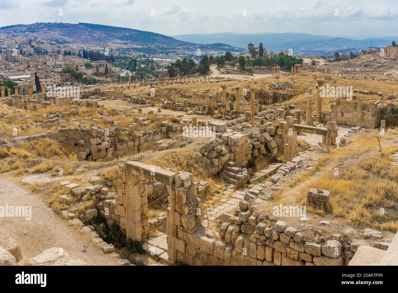 Fermer la vue des ruines de l'ancienne ville romaine de Gérasa antique de Jerash, Jordanie moderne , Banque D'Images