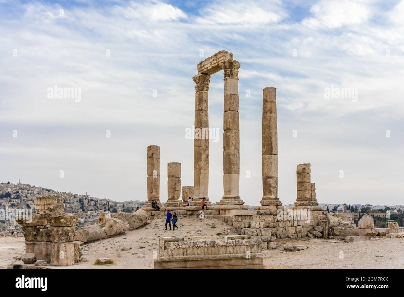 AMMAN, JORDANIE - 15 OCTOBRE 2018 : Temple d'Hercules, colonnes Corinthiennes romaines à Citadel Hill, Amman, Jordanie Banque D'Images