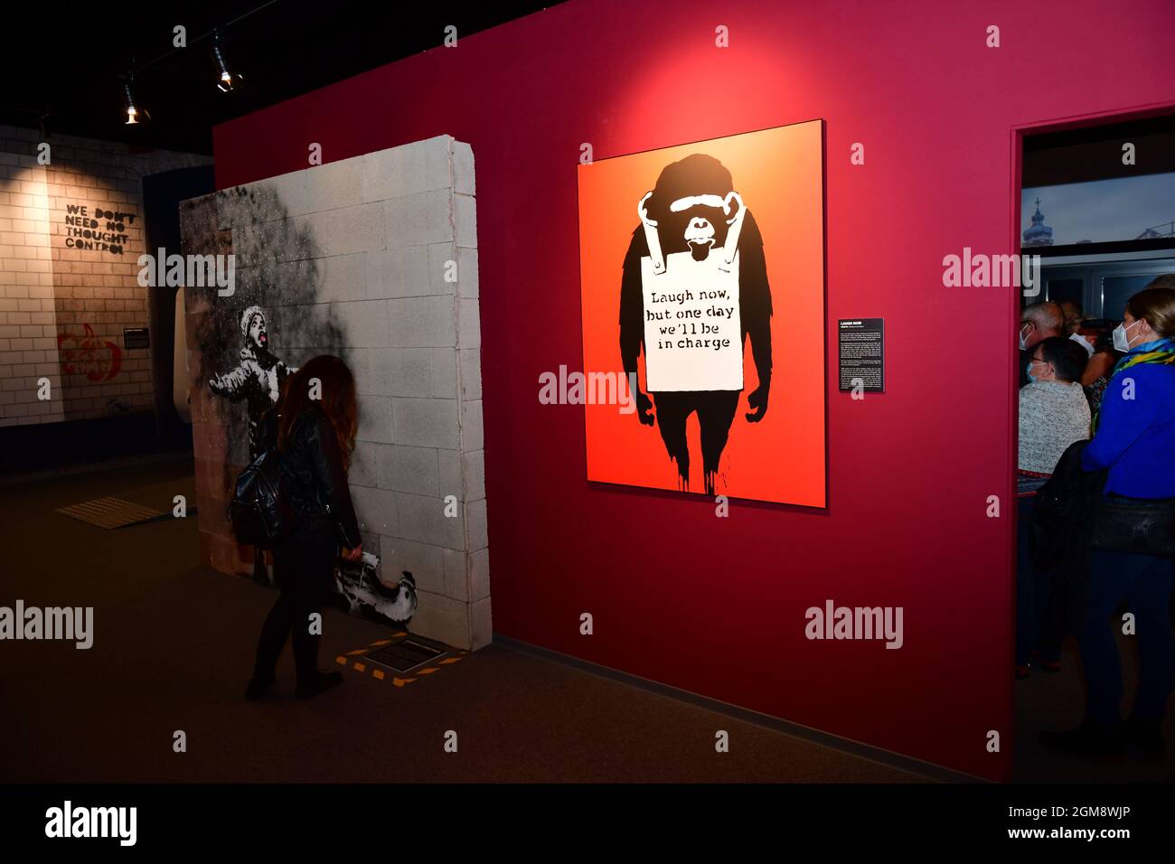 Eröffnung der Ausstellung „le mystère de Banksy – Un esprit Genius“ über  den gefeierten Street-Art-Künstler Banksy in der Zeitenstrug Dresden.Dresden  Photo Stock - Alamy