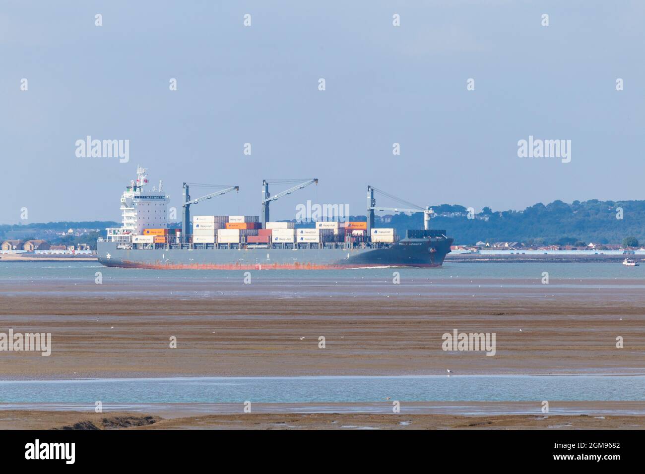 Singapour a enregistré le bateau à conteneurs « Molly Schulte » sur la Tamise après un départ des docks de Tilbury lors d'un bel après-midi de septembre Banque D'Images