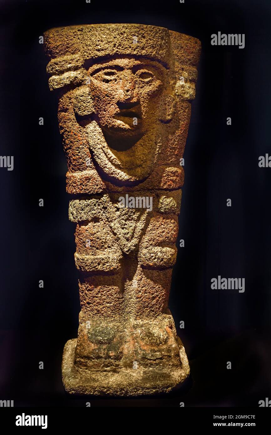 Porteur ( Tula style ) Tlaxcala Mexique 1000-1500 Pierre volcanique ...