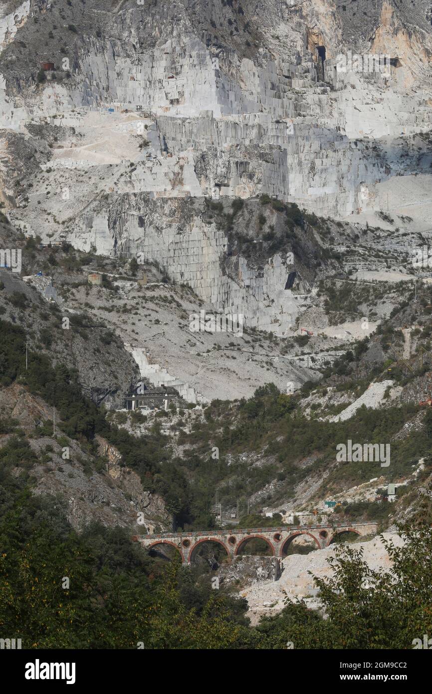 CARRIÈRES DE MARBRE DE CARRARA, ITALIE Banque D'Images