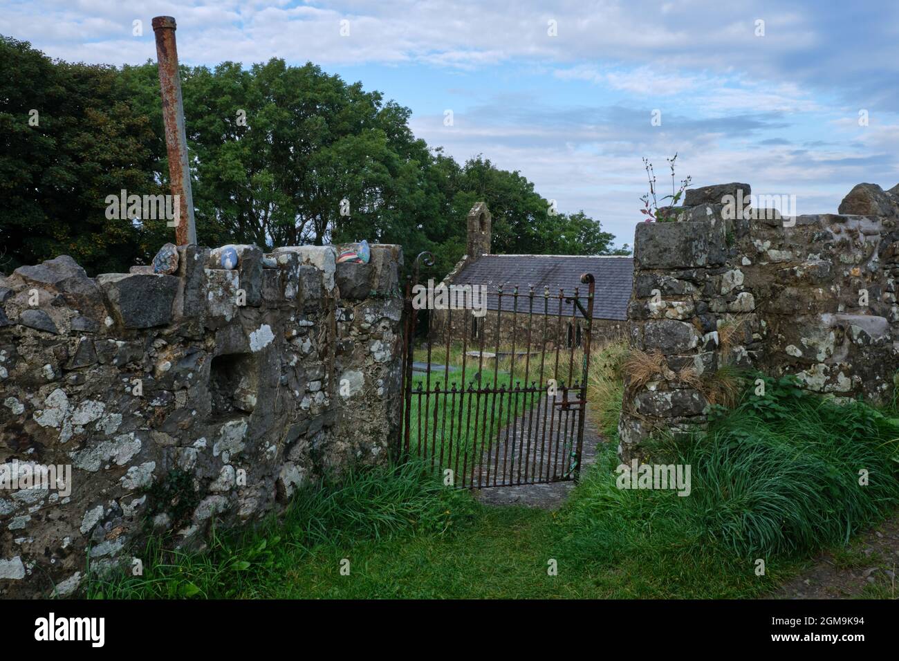 L'église St Bueno de Pistyll sur la péninsule de Lleyn était un point d'arrêt sur la route de Pilgrim du nord du pays de Galles Banque D'Images