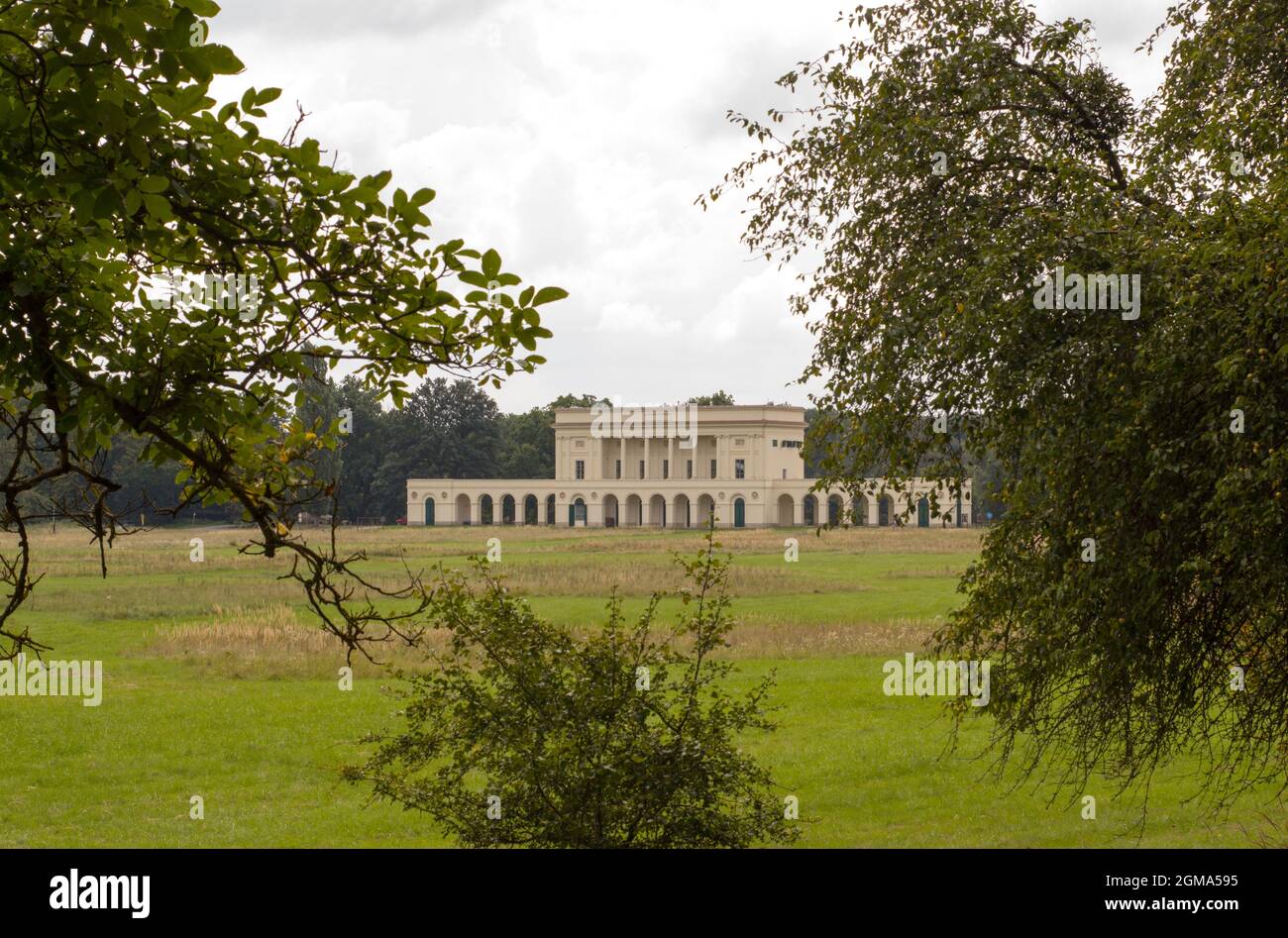 Le pavillon de chasse Pohansko Empire est situé dans la région de Lednice-Valtice Banque D'Images