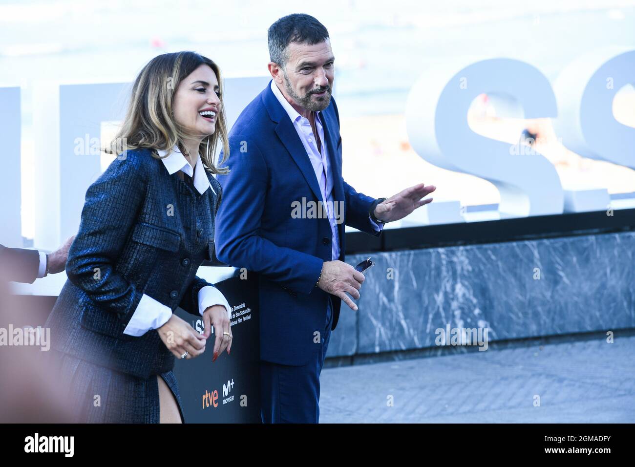 Saint-Sébastien, Espagne. 17 septembre 2021. Penélope Cruz et Antonio Banderas au 69e Festival International du film de San Sebastian. Credit: Julen Pascual Gonzalez/Alay Live News Banque D'Images