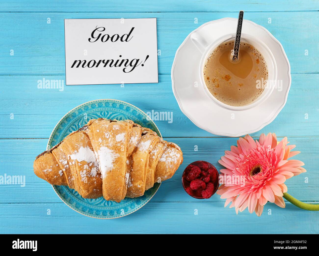 Plaque Avec Croissants Cafe Et Fleur Sur Table Vue D En Haut Petit Dejeuner Savoureux Et Bonjour Tiens Photo Stock Alamy Plaque Avec Croissants Cafe Et Fleur Sur Table Vue D En Haut Petit Dejeuner Savoureux Et Bonjour Tiens Photo Stock Alamy