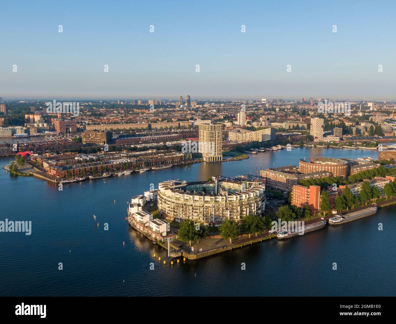 Vue aérienne de l'île de KNSM et de l'Empire Emeraude à Amsterdam Banque D'Images