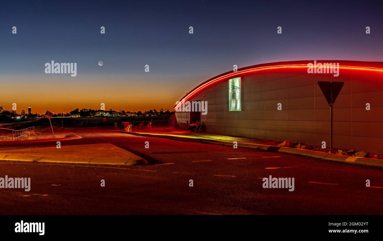 LongReach, Queensland, Australie - Musée des fondateurs de Qantas au coucher du soleil Banque D'Images