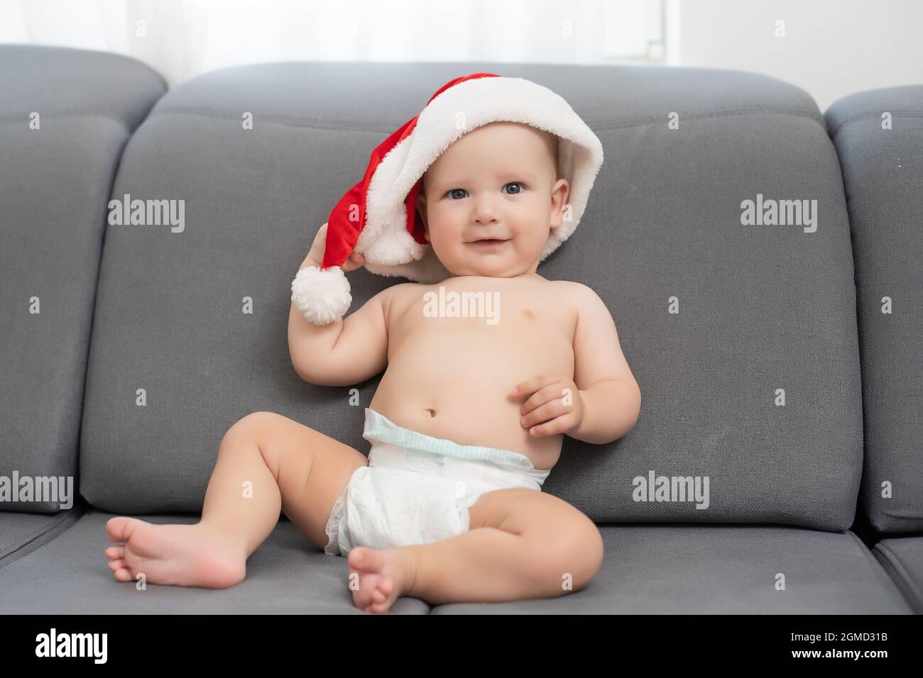 Petit Bebe Mignon Avec Chapeau De Pere Noel Photo Stock Alamy Petit Bebe Mignon Avec Chapeau De Pere Noel Photo Stock Alamy
