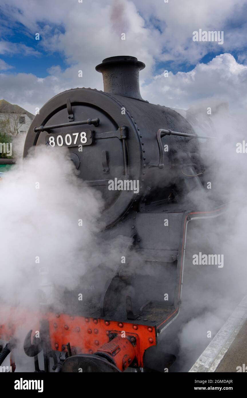 Locomotive à vapeur britannique conservée 80078 BR Standard 2-6-4T moteur à réservoir de classe 4MT à vapeur sur le Swanage Railway, Dorset, Angleterre, Royaume-Uni Banque D'Images