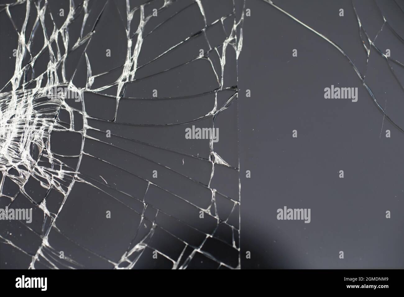 Fissure sur la vitre. Écran cassé. Téléphone cassé. Arrièreplan en — free download